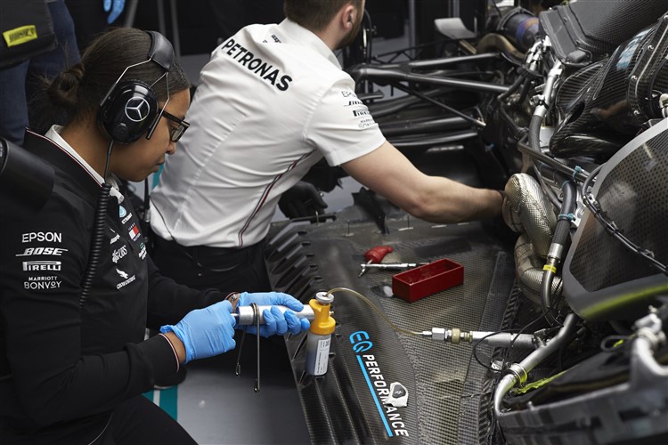 Petronas’tan Mercedes-AMG Petronas takımına  tam destek