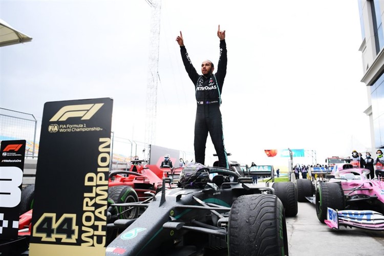 Formula 1 Türkiye Grand Prix’de Lewis Hamilton 7. kez dünya şampiyonu oldu
